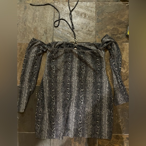 Off the Shoulder Snakeskin Pattern Halter Neck Dress - Picture 2 of 2